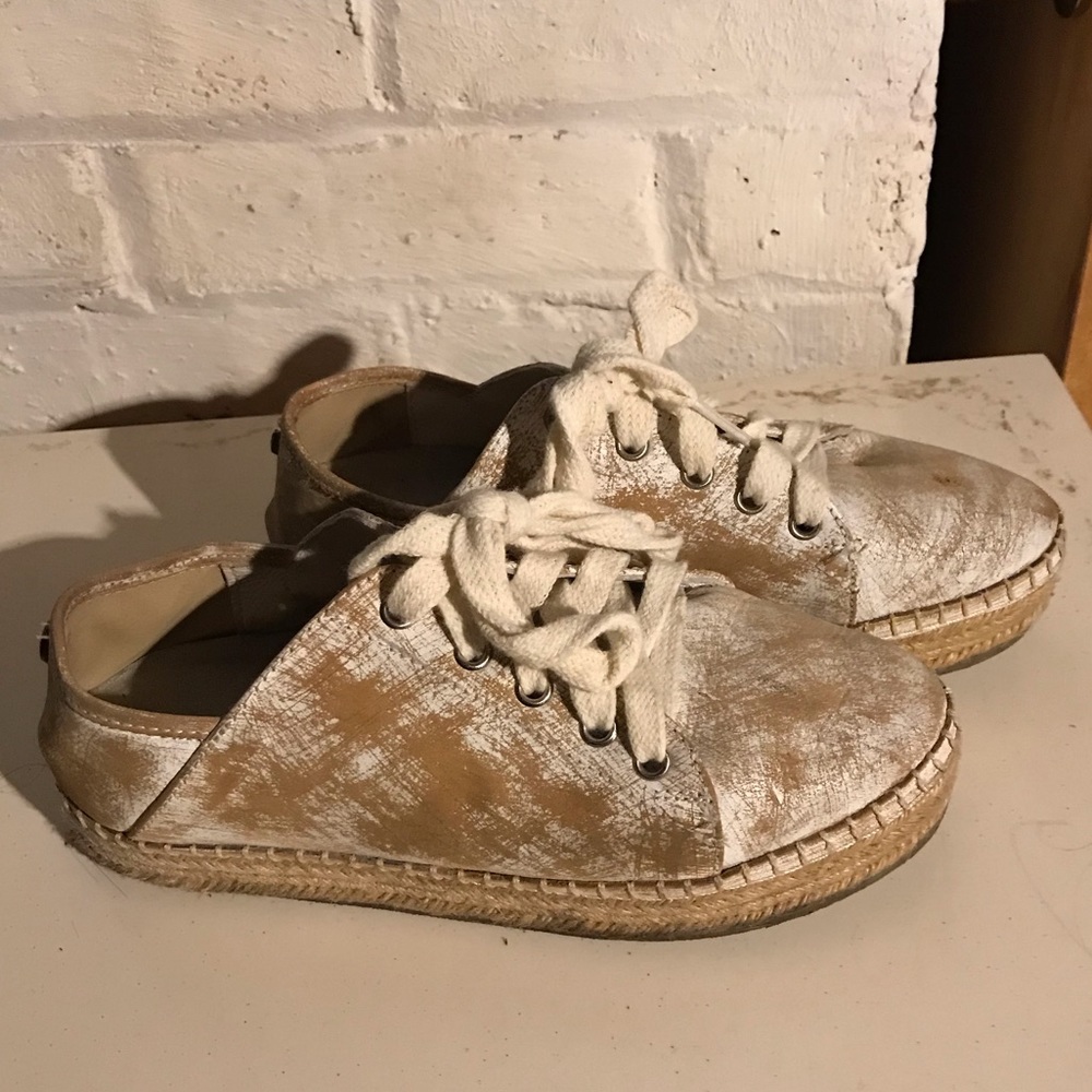 A.M. sneakers size 7